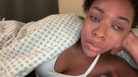 Snapshot of productivepussy chatting on 10-21-25, 06:25 ProductivePorn online show from 10-21-25, 06:25