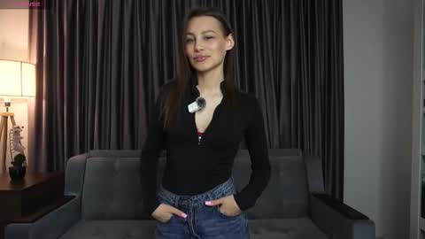 Snapshot of prohibited_content chatting on 11-27-25, 08:05 Sofi online show from 11-27-25, 08:05