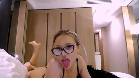 Snapshot of project_barbara chatting on 12-28-24, 12:47 Barbara online show from 12-28-24, 12:47