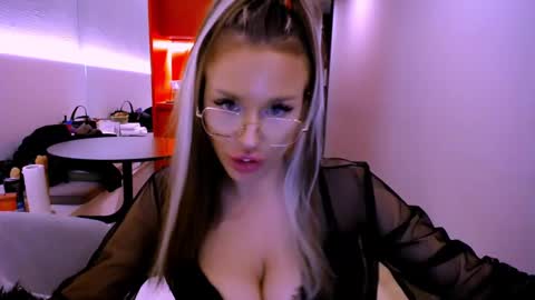 Snapshot of project_barbara chatting on 01-20-25, 01:50 Barbara online show from 01-20-25, 01:50