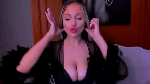 Snapshot of project_barbara chatting on 02-26-25, 02:03 Barbara online show from 02-26-25, 02:03