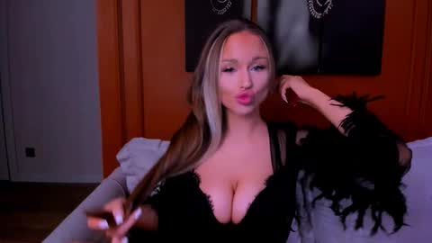 Snapshot of project_barbara chatting on 03-02-25, 09:42 Barbara online show from 03-02-25, 09:42