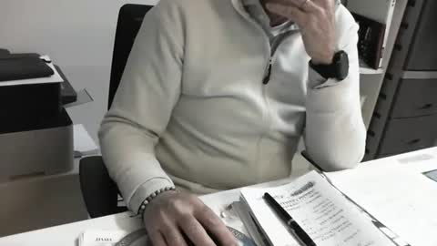 mature hairy guy online show from 01-21-25, 05:20