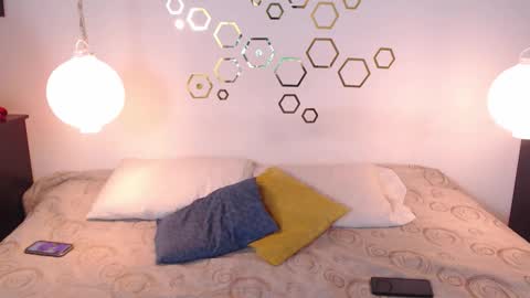 Adris  Juan online show from 10-06-25, 01:58