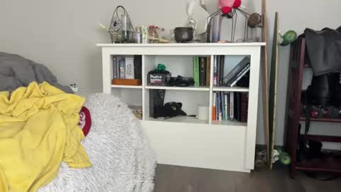 Oli online show from 07-19-26, 09:18