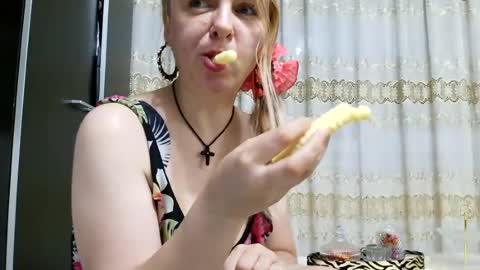 Snapshot of pryncess_sweety chatting on 07-21-26, 06:54 Pryncess sweety online show from 07-21-26, 06:54