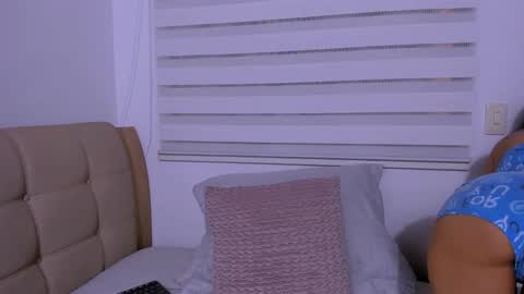 Mara online show from 11-29-25, 01:52