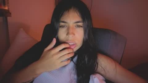 Snapshot of pssiquiss chatting on 05-20-26, 02:18 Katerine online show from 05-20-26, 02:18