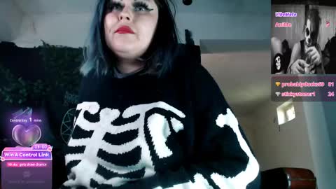 Snapshot of psychobitch69 chatting on 04-27-26, 12:25 OlivePsy online show from 04-27-26, 12:25