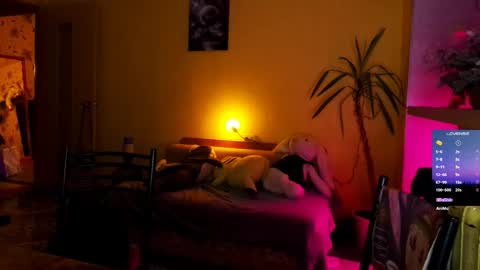 Snapshot of psyheya chatting on 02-18-26, 11:50 LUCY ----- online show from 02-18-26, 11:50