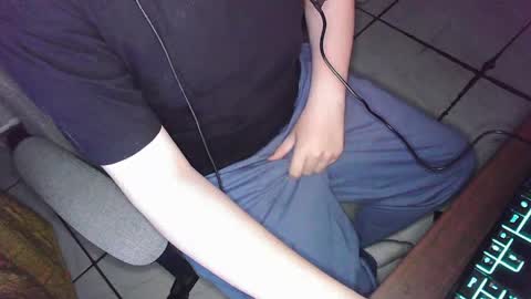 your mysterious man online show from 04-09-26, 02:22