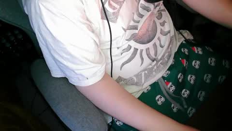 Snapshot of pt35l chatting on 05-19-26, 02:51 your mysterious man online show from 05-19-26, 02:51