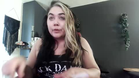 Snapshot of puddinforlife chatting on 12-05-25, 02:36 Krystle online show from 12-05-25, 02:36