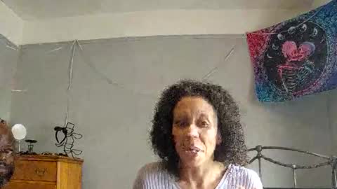 Snapshot of puddled_wonderland chatting on 10-11-25, 04:38 puddled_wonderland online show from 10-11-25, 04:38