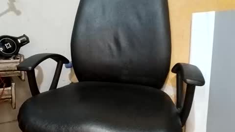 Snapshot of puky_mza chatting on 11-20-25, 04:18 puky_mza online show from 11-20-25, 04:18