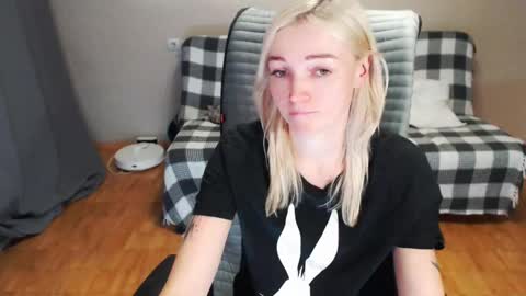 Snapshot of puma_ma chatting on 01-16-26, 02:10 Polly online show from 01-16-26, 02:10