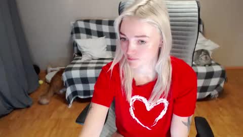 Snapshot of puma_ma chatting on 02-12-26, 03:23 Polly online show from 02-12-26, 03:23