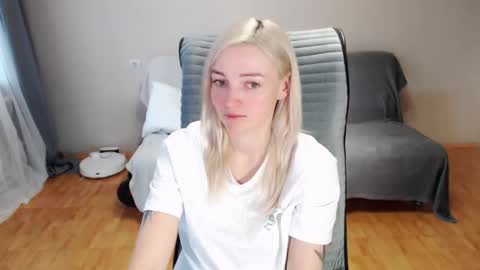 Snapshot of puma_ma chatting on 02-23-26, 04:21 Polly online show from 02-23-26, 04:21