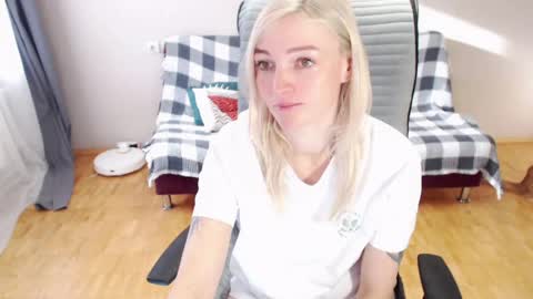 Snapshot of puma_ma chatting on 03-04-26, 05:35 Polly online show from 03-04-26, 05:35