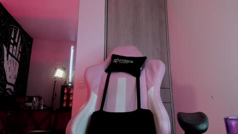 punkyfoxx online show from 01-18-25, 05:15