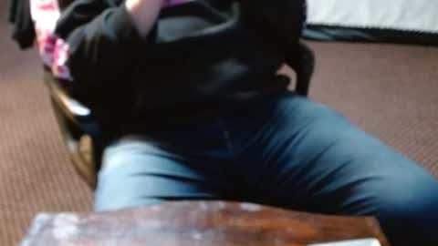 Snapshot of punkypapi chatting on 12-22-25, 06:43 Jojo online show from 12-22-25, 06:43