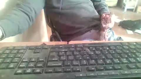 Snapshot of pup_y chatting on 01-16-26, 01:37 pup_y online show from 01-16-26, 01:37