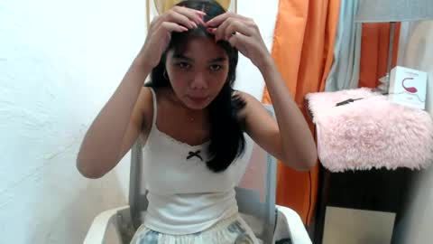Snapshot of pure_asian_beauty chatting on 06-30-26, 10:27 zarah online show from 06-30-26, 10:27