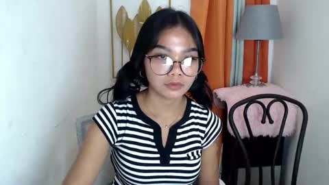 Snapshot of pure_asian_beauty chatting on 07-08-26, 11:37 zarah online show from 07-08-26, 11:37