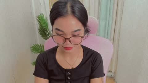 Snapshot of pure_asian_beauty chatting on 07-20-26, 06:28 zarah online show from 07-20-26, 06:28