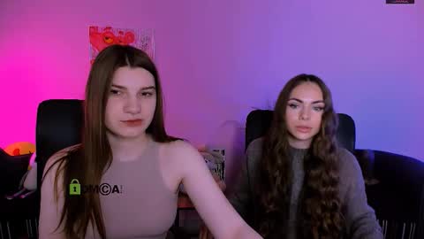 Snapshot of pure_radiance chatting on 11-30-25, 10:08 Ask me3 online show from 11-30-25, 10:08