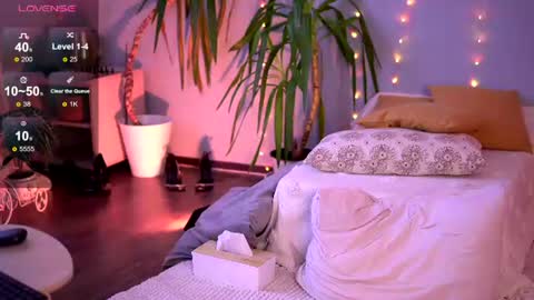 Snapshot of pureellie chatting on 06-27-26, 04:50 Emily online show from 06-27-26, 04:50