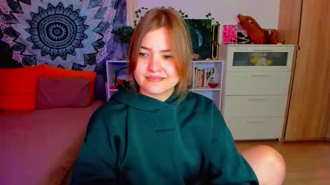 Snapshot of purehanna chatting on 11-28-25, 12:41 Miss Hanna online show from 11-28-25, 12:41