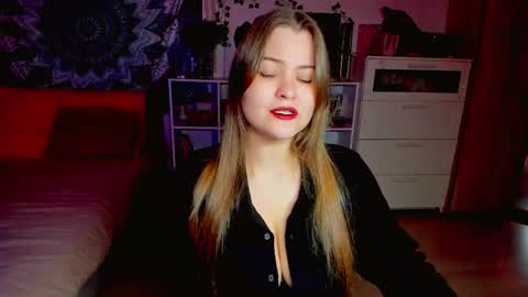 Snapshot of purehanna chatting on 12-04-25, 02:15 Miss Hanna online show from 12-04-25, 02:15