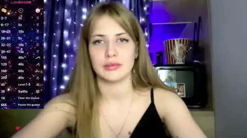 Snapshot of puremiraclealis chatting on 12-08-24, 07:00 Alicia online show from 12-08-24, 07:00