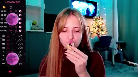 Snapshot of puremiraclealis chatting on 12-18-25, 12:33 Alicia online show from 12-18-25, 12:33