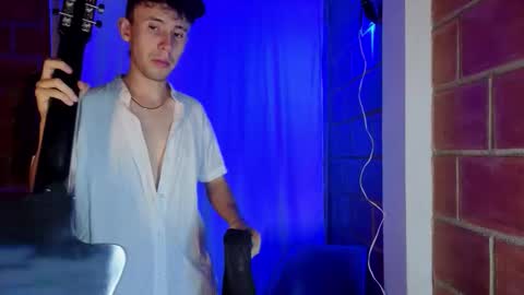 Snapshot of purepleasure25 chatting on 12-21-25, 12:29 purepleasure25 online show from 12-21-25, 12:29