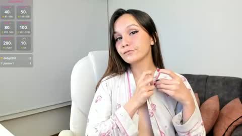 Snapshot of purinpufff chatting on 06-21-26, 12:02 Daphne 3 online show from 06-21-26, 12:02
