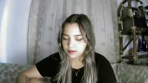 Snapshot of purple_23 chatting on 04-30-26, 06:09 Lizzy online show from 04-30-26, 06:09