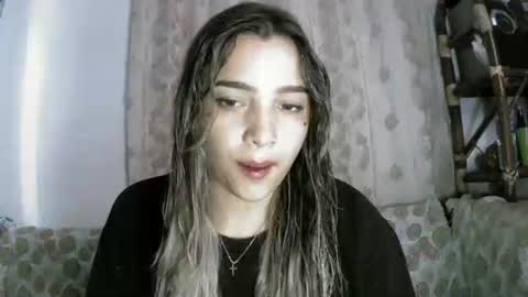 Snapshot of purple_23 chatting on 05-07-26, 09:58 Lizzy online show from 05-07-26, 09:58