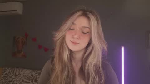 Bella online show from 04-14-26, 05:35