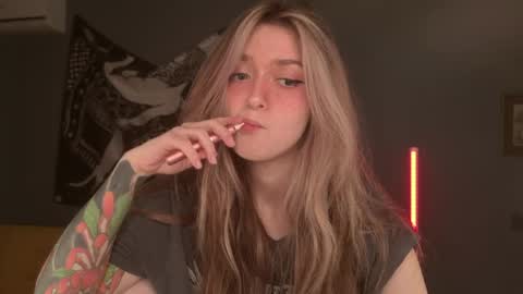 Bella online show from 04-18-26, 08:18