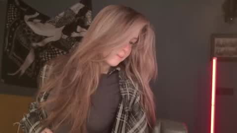 Snapshot of purple_averge chatting on 04-22-26, 09:22 Bella online show from 04-22-26, 09:22