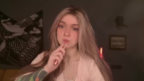 Snapshot of purple_averge chatting on 04-24-26, 07:44 Bella online show from 04-24-26, 07:44