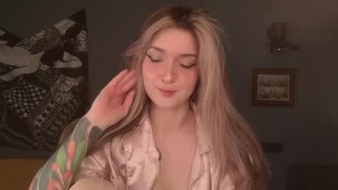 Snapshot of purple_averge chatting on 04-25-26, 09:34 Bella online show from 04-25-26, 09:34