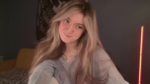 Snapshot of purple_averge chatting on 04-29-26, 12:31 Bella online show from 04-29-26, 12:31