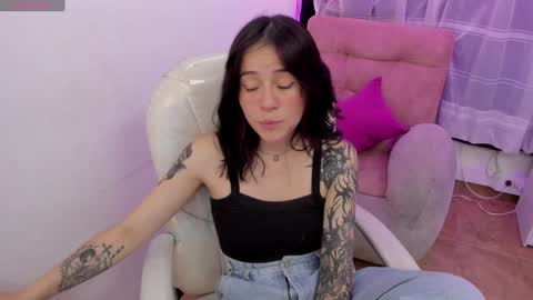 Snapshot of purple_slut_ chatting on 01-15-25, 08:48 Anna online show from 01-15-25, 08:48