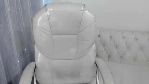 Snapshot of purple_slut_ chatting on 02-12-25, 08:18 Anna online show from 02-12-25, 08:18