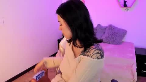 Snapshot of purple_slut_ chatting on 10-17-25, 03:42 Anna online show from 10-17-25, 03:42