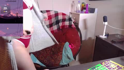 Snapshot of purplekushmama21 chatting on 01-20-25, 12:18 Lil Kush online show from 01-20-25, 12:18