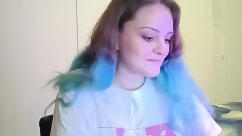 Snapshot of purpurfoxy chatting on 11-21-25, 04:49 Elias online show from 11-21-25, 04:49